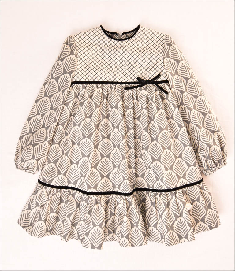 VESTIDO HOJAS NIÑA