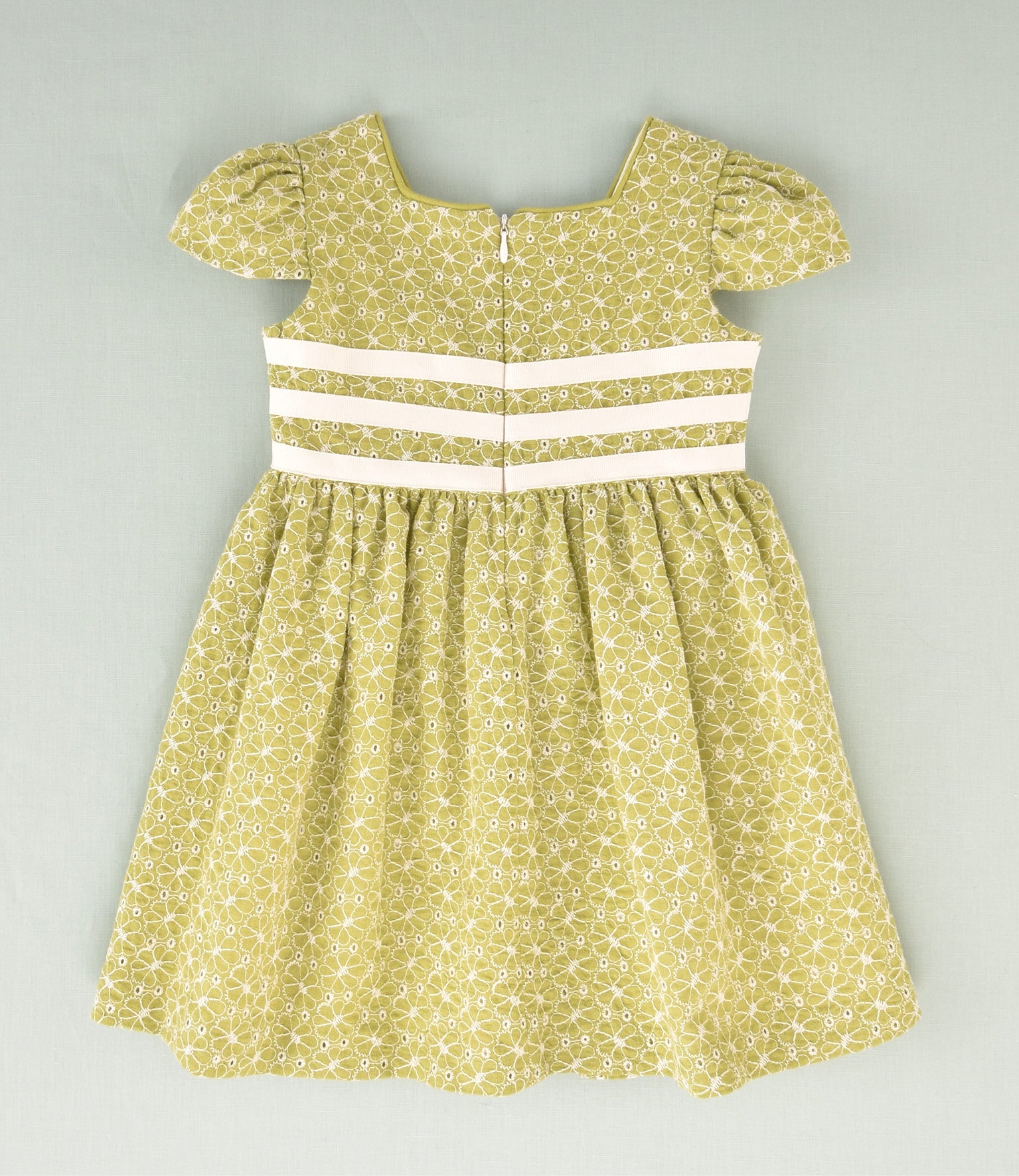 VESTIDO FLOR BORDADA NIÑA